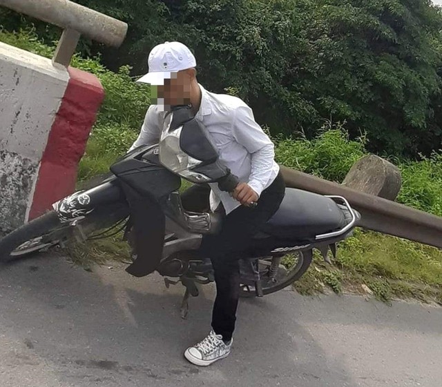 Nam thanh niên Hải Dương tử vong ngồi trên xe máy chưa rõ nguyên nhân